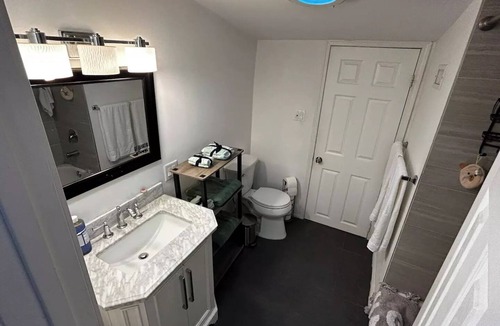 Canoga Park House | Boulders Views,Patio, peaceful