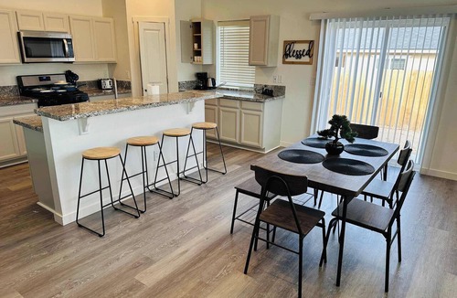 Fernley House | Brand New 3Bedrooms Fernley-20 Min to USA Pkwy/2Bath/Pets OK/Sleeps14