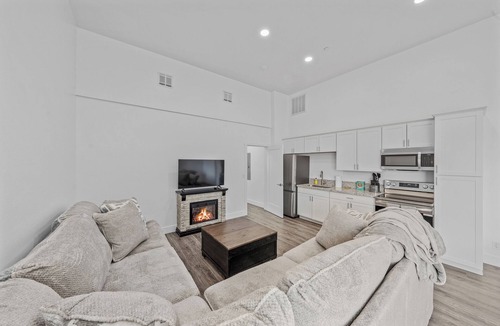 Topaz Lake Apartment | Brand-new 4-bed, 2-bath suite with stunning lake views.