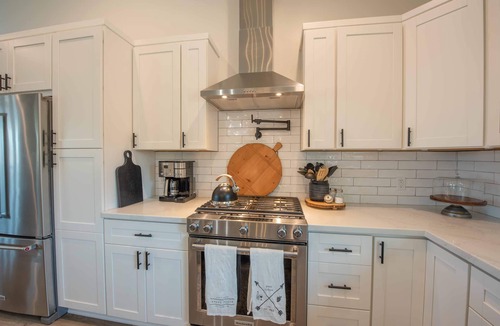 Paso Robles House | Brand-new Farmhouse Style Ranch w/Fire Pit in the heart of Paso Robles!