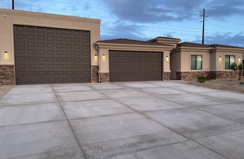 Lake Havasu City House | BRAND NEW Lake Side 3/3 Designer Home* Resort Pool * MEGA BOAT GARAGE