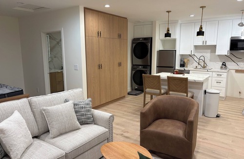 Calabasas Apartment | Brand new modern studio in pleasant and quiet Calabasas.