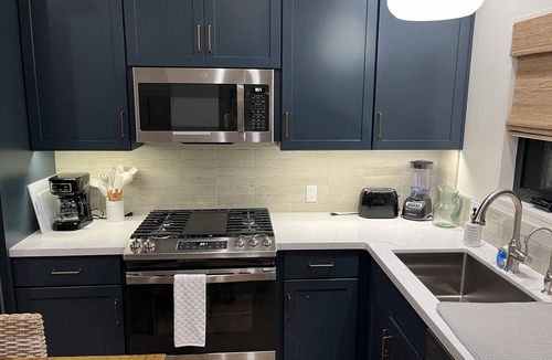 Santa Barbara Cottage | Brand new Santa Barbara 2 bed 2 bath guest house with private beach key access.