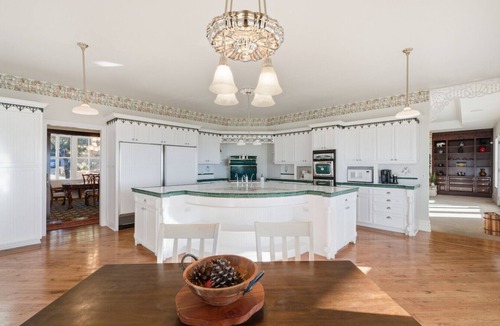 Phoenix Lake-Cedar Ridge House | Breathtaking views Luxury Mansion 2 hr from Dublin