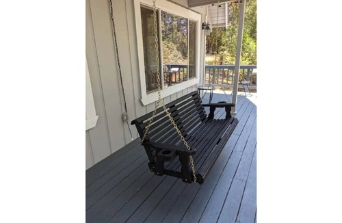 Groveland House | Breckenridge Chalet near Yosemite. Nestled in the Pines. Sleeps 6. Dog friendly!