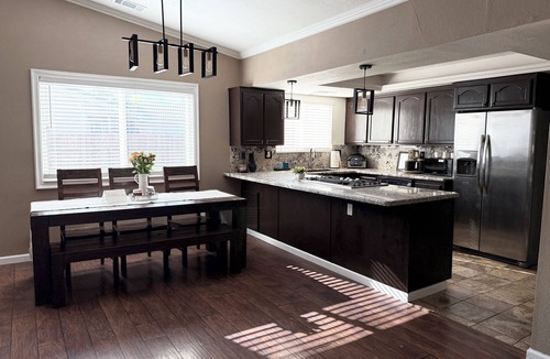 Shasta View House | Bright, Clean, Comfortable + Perfect Central Location