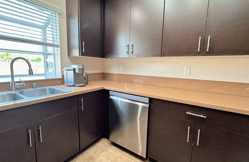 La Puente House | Bright large 3 bed 2 bath villa near Disneyland dining perfect for family stays