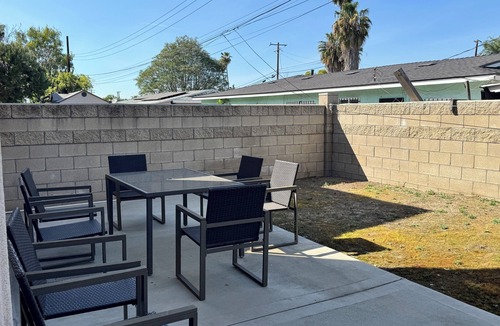 La Puente House | Bright large 3 bed 2 bath villa near Disneyland dining perfect for family stays