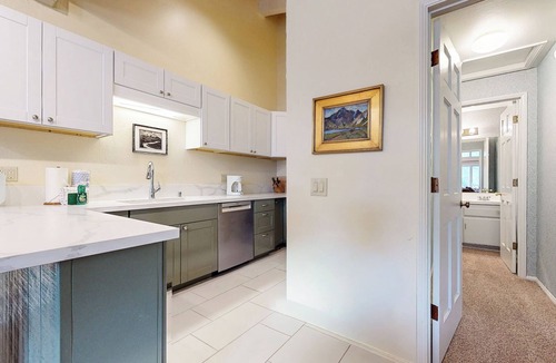 Mammoth Lakes Condo | Bright Mountain Home, W/D, Near Bowling Alley & Kids Park, Summer Pool