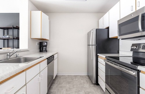 South Beach Apartment | Bright South Beach 2BR w/Pool, Spa, nr. Muni Lightrail, by Blueground