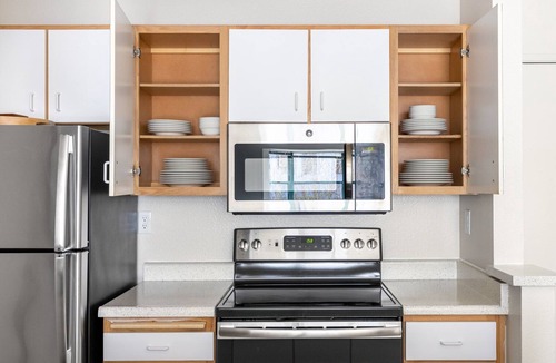 South Beach Apartment | Bright South Beach 2BR w/Pool, Spa, nr. Muni Lightrail, by Blueground