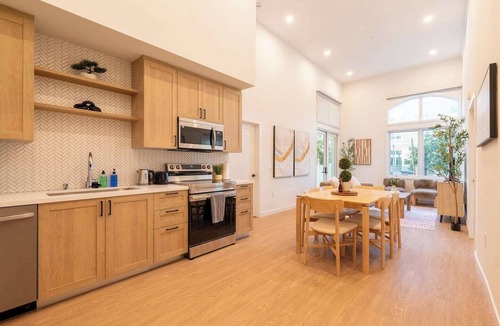 San Bernardino County Apartment | Bright & Stylish King 2B2B｜Resort Pool & Spa