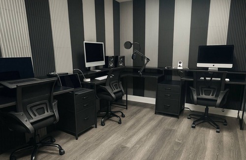 Chatsworth Apartment | Brightlight Studio Led Wall, Chroma Key, Photography Studio,Editing&Mack-up Room