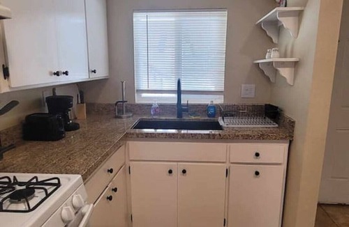 Paso Robles Cottage | Budget-Friendly Home/Steps to Market-Walk/Downtown/Mid State Fair