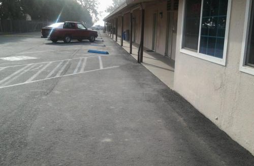 Tulare Hotel | Budget Inn