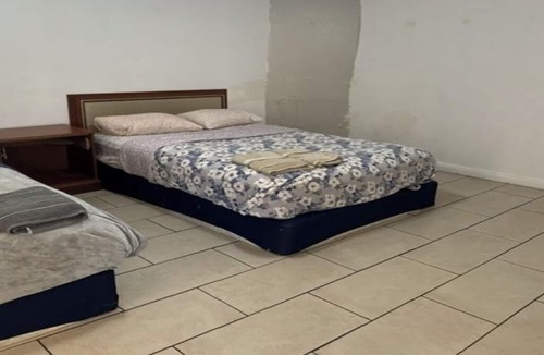 Santa Ana House | Budget Stay Casita