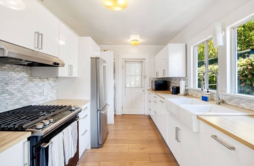 Venice House | Bungalow Two: Gated and Private Near Abbot Kinney