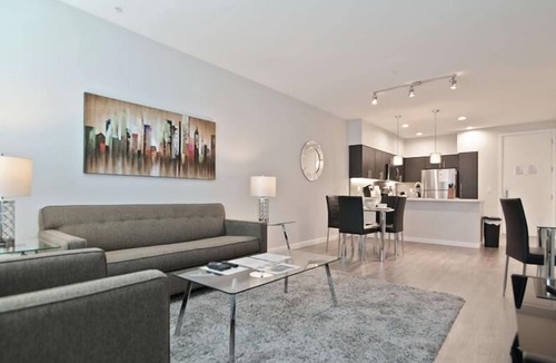 Menlo Park Apartment | Business Traveler Friendly | Full Kitchen & Laundry | Close to Stanford Hospital