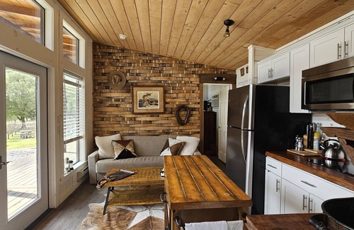 Hollister Cabin | Cabin Chic 40 acre ranch. Vineyard, Olive trees, National parks, wineries & More