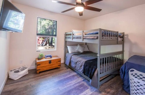 Sierra Village Cabin | Cabin in Sierra Village-2Bd/1Ba, HotTub & Game Room