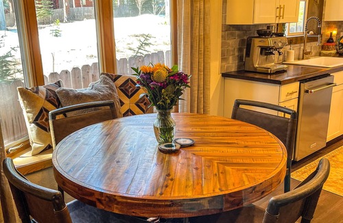 North Upper Truckee Cabin | Cabin in the Pines - Hot Tub, Dog & Kid Friendly