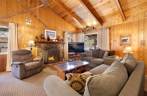 Big Bear Lake Cabin | Cabin Steps to Lake and Village
