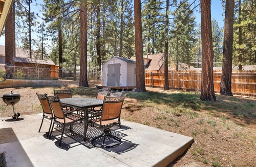 Big Bear Lake Cabin | Cabin Steps to Lake and Village