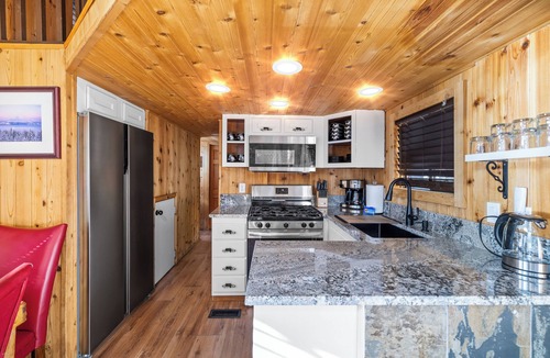 Tahoe Valley Cabin | Cabin w/Loft in South Lake Tahoe - 15 Mins from Skiing, Stateline & Emerald Bay
