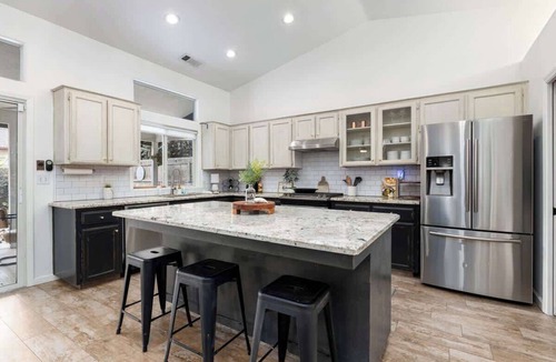 Visalia House | California Dream |4bd Family home, Fireplace, Pool