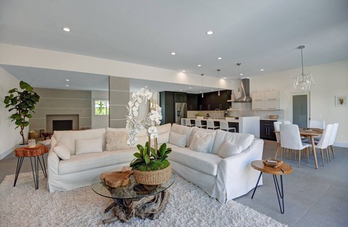 Deep Well Ranch House | Calle Mod @ Deepwell - Modern Luxury.