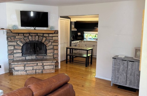 Lodge Hill Cottage | Cambria Cute Cottage with Private Deck