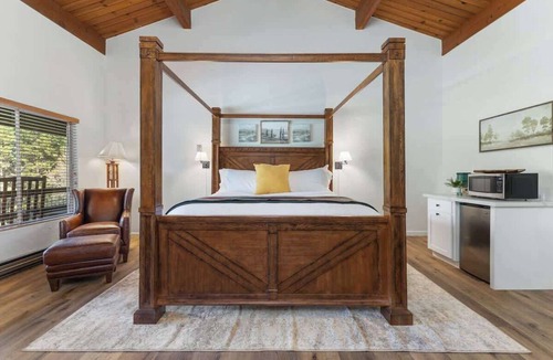Camp Nelson Hotel | Camp Nelson Lodge Room 10