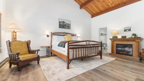 Springville Hotel | Camp Nelson Lodge Room 6