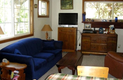 Lewiston Cabin | Camping Cabin Perfect for Families near the Shasta-Trinity National Forest, California