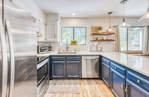 Shaver Lake Cabin | Can't beat this prime location in the East Village.