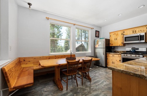 Big Creek Cabin | Candal Crest in Tamarack