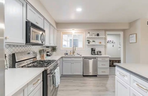 Canyon Country House | Canyon Country 3BR Retreat w/Patio & Mt. Views