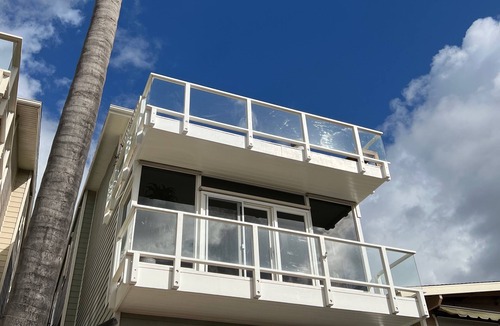 Arch Beach Heights House | "Cape Cod Beach-House" Panoramic Ocean View w/Hot Tub-5 min to Beach