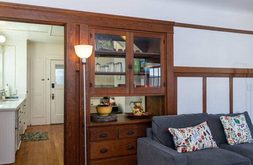Capitola House | Capitola Village Craftsman Cottage- 4 min to beach