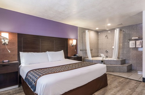 Munras Avenue Hotel | Carmel Hill Lodge