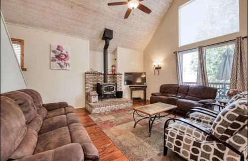 Shaver Lake House | Carriage House Villa Serene 4BR Mountain Escape