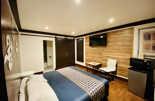 Whittier Hotel | Casa Blanca Inn & Suites