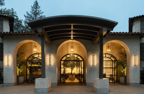 Napa Hotel | Casa Mani Resort Napa Valley, Curio Collection By Hilton