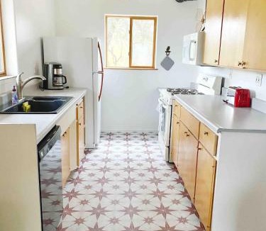Midpines House | Casa Manzanita in Midpines! 26 miles to Yosemite!
