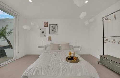 Sovana Apartment | Casa Nube with Beach Club, Pickleball Court , Gym & Spa, Near Airport & Las Vegas Strip