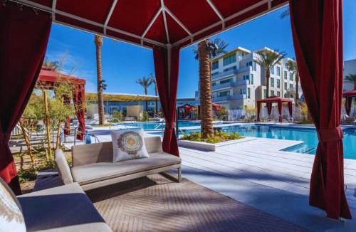 Sovana Apartment | Casa Nube with Beach Club, Pickleball Court , Gym & Spa, Near Airport & Las Vegas Strip
