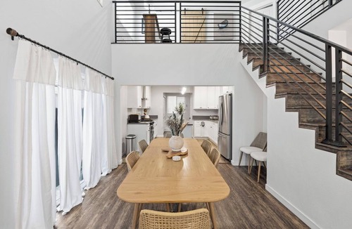 East Village House | Casa Playa in the Heart of Long Beach