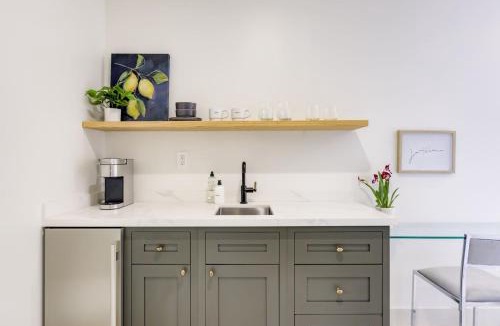 Upper East Apartment | Casa Valerio - Boutique Suites in Downtown Santa Barbara
