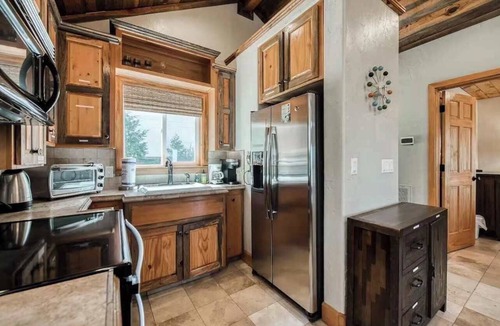 Shaver Lake Cabin | Casita Getaway Family 1BR 1BA AC Stunning Views