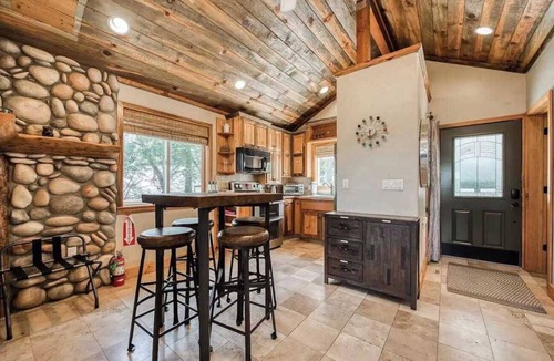 Shaver Lake Cabin | Casita Getaway Family 1BR 1BA AC Stunning Views